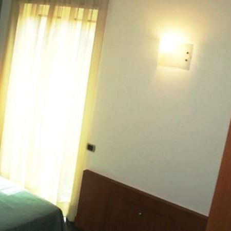Locanda Sant'Ambrogio Cislago Εξωτερικό φωτογραφία