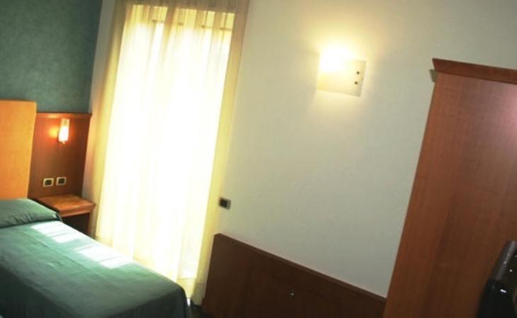Locanda Sant'Ambrogio Cislago Εξωτερικό φωτογραφία