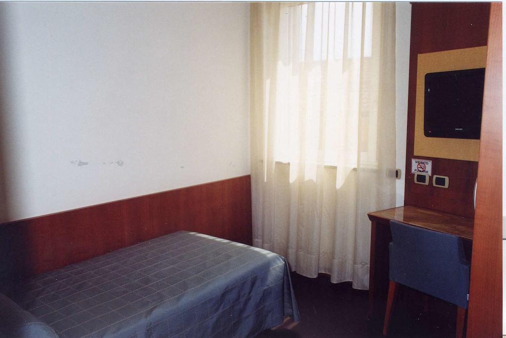 Locanda Sant'Ambrogio Cislago Εξωτερικό φωτογραφία