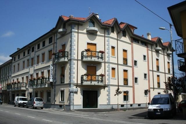 Locanda Sant'Ambrogio Cislago Εξωτερικό φωτογραφία